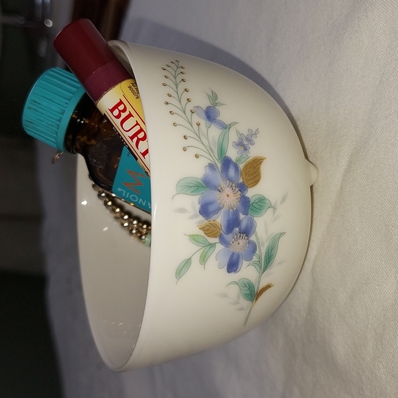 AKECHI teacup macha bowl gold leaf blue flowers crisp white Japanese catchall - Picture 13 of 16